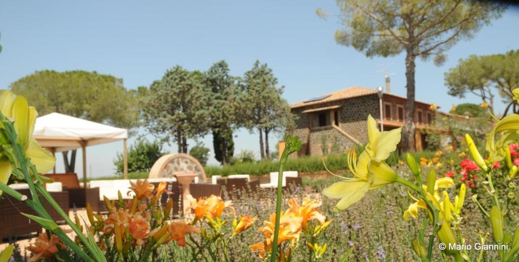 Locanda Rossovino Montebello Bagian luar foto