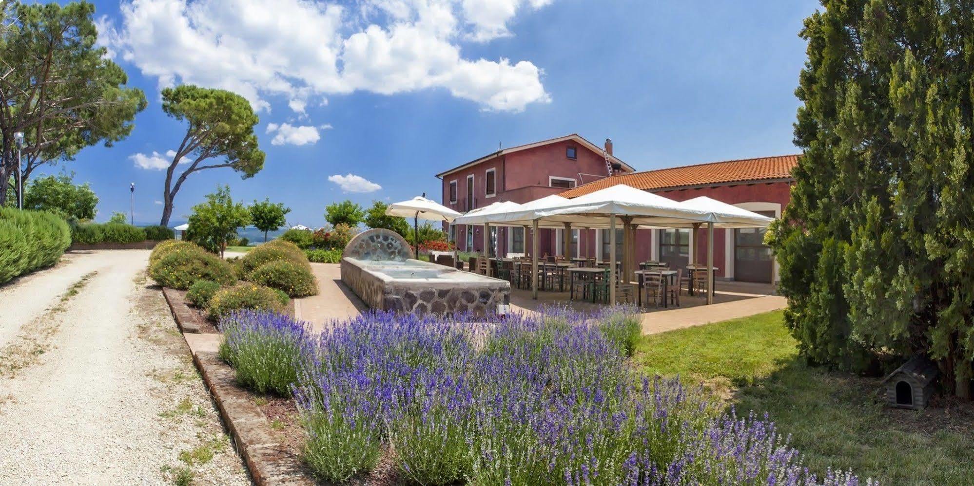 Locanda Rossovino Montebello Bagian luar foto
